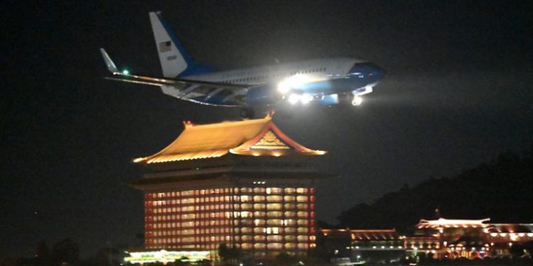 Çin'den ABD Temsilciler Meclisi Başkanı Pelosi'nin Tayvan'a inmesine jet kınama: ABD-Çin ilişkilerinin siyasi temellerine darbe vurulmuştur!