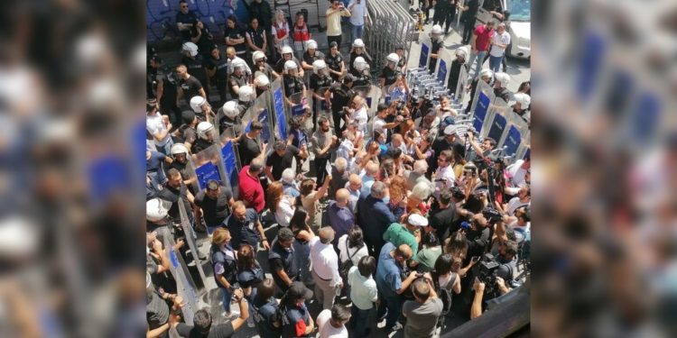 Cumartesi Anneleri’ne dört yıldır meydan yasak: Neden susuyorsunuz?