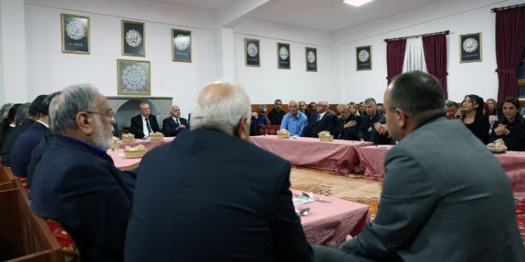 Cumhurbaşkanı Erdoğan, Hüseyin Gazi Cemevi'ni ziyaret etti