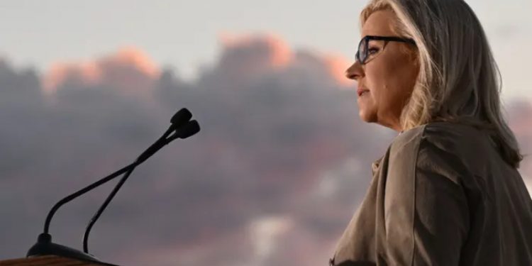 Cumhuriyetçi Parti içinde Trump'a direnişin sembollerindendi; Cheney, ön seçimleri eski başkanın desteklediği adaya kaybetti