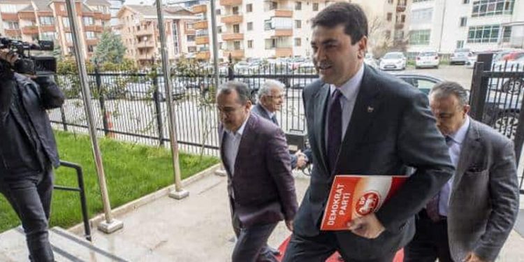 DP lideri Uysal: Kravatlı soygun var