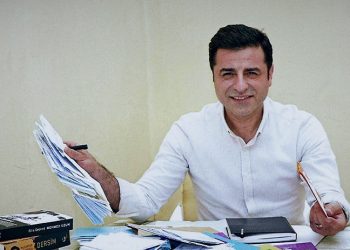 Demirtaş'tan Evrensel, BirGün ve Yeni Yaşam gazeteleri için çağrı: Okuyun, okutun