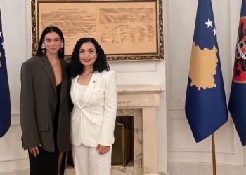 Dua Lipa'ya 'Kosova Fahri Büyükelçisi' unvanı verildi