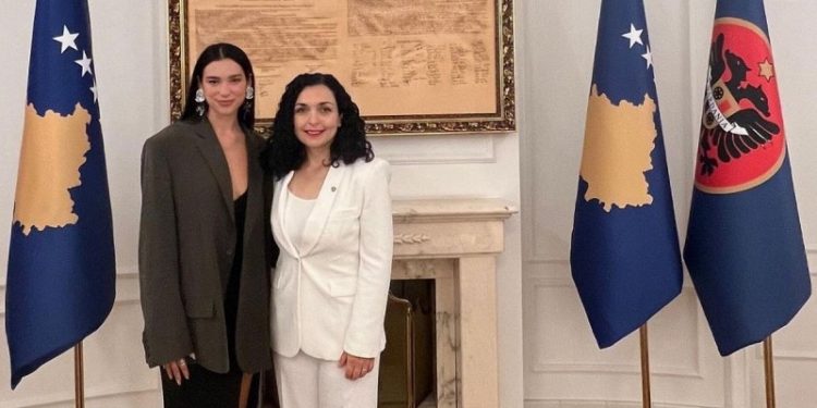 Dua Lipa'ya 'Kosova Fahri Büyükelçisi' unvanı verildi
