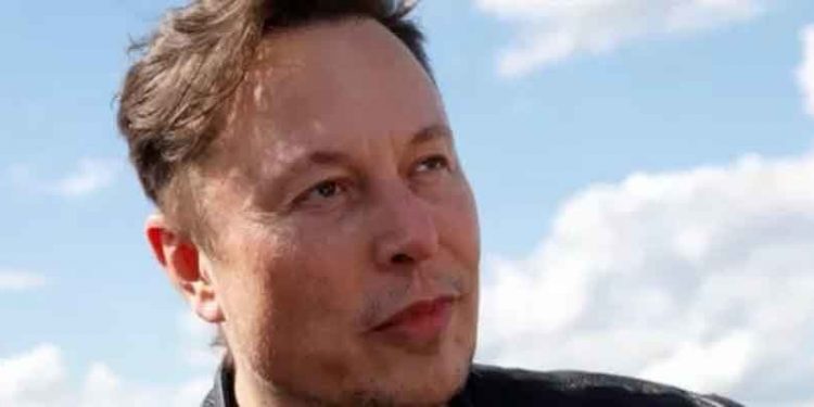 Elon Musk, Twitter davası nedeniyle 6,9 milyar dolarlık Tesla hissesi sattı