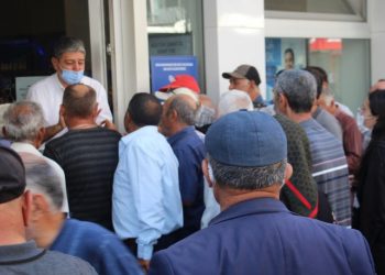 Emeklinin çilesi bitmiyor: Bu kez de promosyon kuyruğu