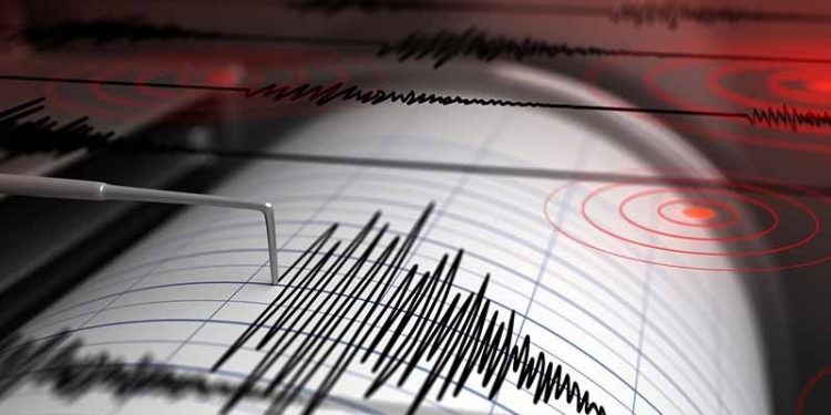 Endonezya'da 6 büyüklüğünde deprem