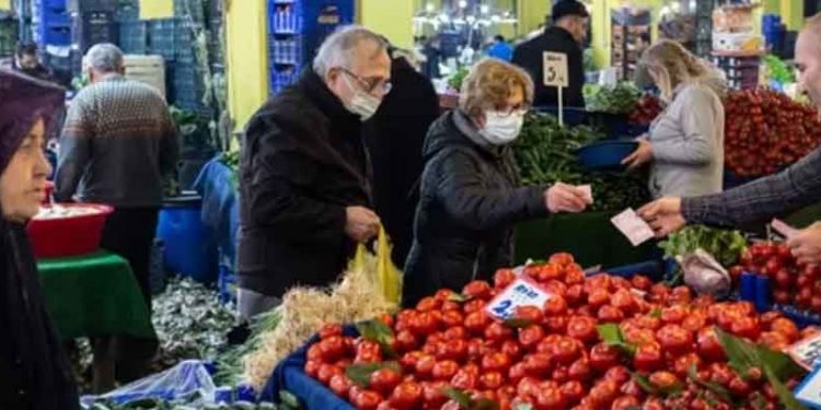 Enflasyon TÜİK'e göre yüzde 79,6, ENAG'a göre yüzde 176: Ekonomistler verileri nasıl yorumladı?