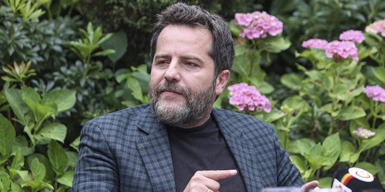 Erden Timur'dan Alexis Sanchez ve Victor Nelsson açıklaması