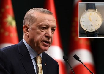 Erdoğan AKP’lilere İsviçre saati hediye etti