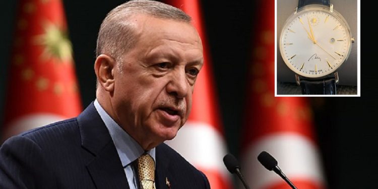Erdoğan AKP’lilere İsviçre saati hediye etti