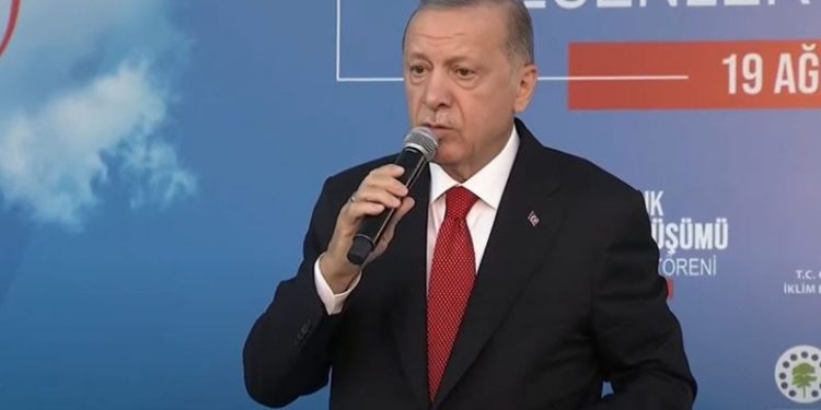 Erdoğan: Konut fiyatlarındaki yükselişin önüne geçecek yeni hamleyi açıklayacağız