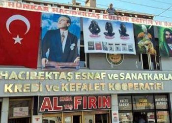 Erdoğan ziyareti öncesi Hünkar Hacıbektaş Derneği’ne ‘üç maymun’ posteri asıldı