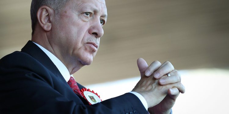 Erdoğan ‘diploma’ töreninde: En büyük sıkıntımız hayat pahalılığı