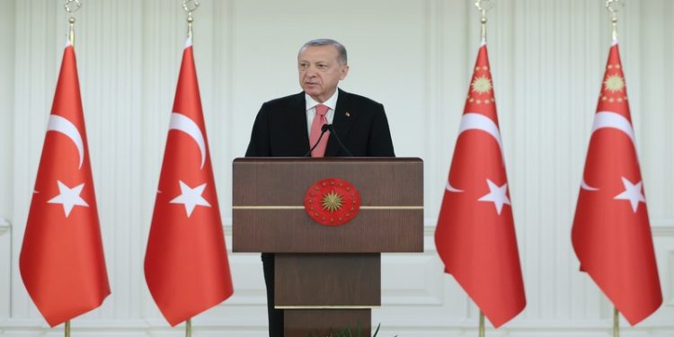 Erdoğan'dan Suriye'ye harekât sinyali