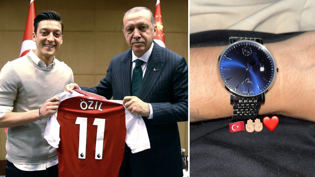 Erdoğan’ın Mesut Özil’e hediyesi: Saat İşviçre malı, emojiler dua ve bayrak