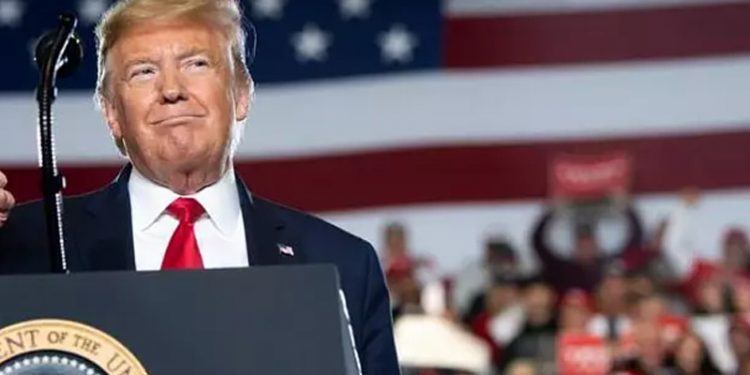 Eski ABD Başkanı Trump'a 'gizli belgeleri iade ettiğine dair' yalan beyanda bulunma suçlaması