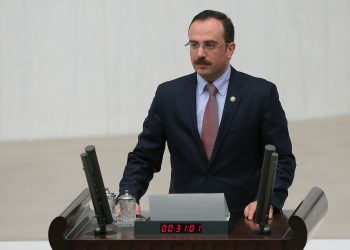 Eski AKP’li vekile 101 milyon TL’lik ihale: 10 yılda 32 ihale aldı