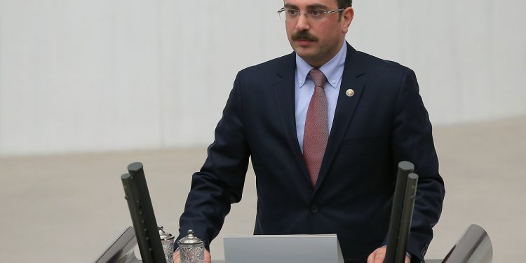 Eski AKP’li vekile 101 milyon TL’lik ihale: 10 yılda 32 ihale aldı
