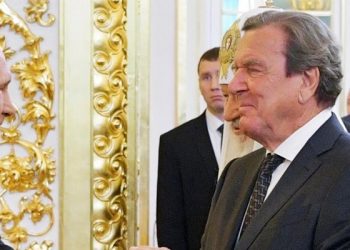 Eski Almanya Başbakanı Schröder meclise dava açtı