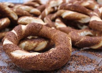 Eskişehir'de bir liralık simit zammı iptal edildi