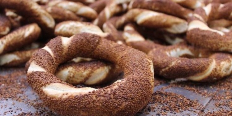 Eskişehir'de bir liralık simit zammı iptal edildi