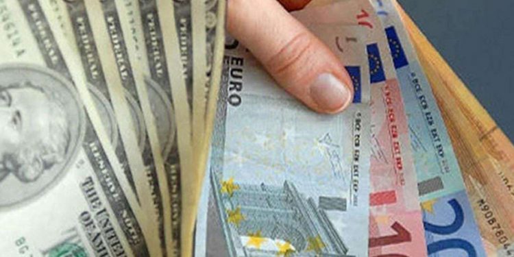 Euro/dolar paritesi 1 seviyesinin altını gördü