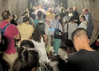 Eurotunnel Le Shuttle: Fransa'dan İngiltere'ye giden tünelde yolcular saatlerce mahsur kaldı