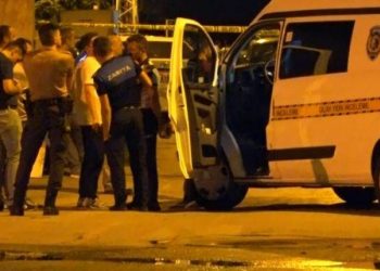 Ev sahibiyle tartışan kiracı, polisi yaralayıp yaşamına son verdi