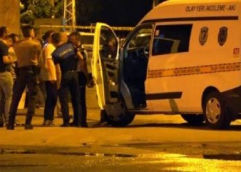 Evden çıkmak istemeyen kiracı polisle çatıştı: 1 ölü 1 yaralı