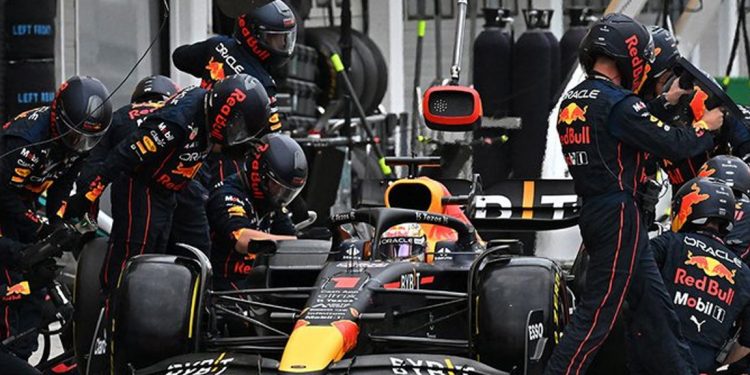 F1 Macaristan Grand Prix'sini Verstappen kazandı