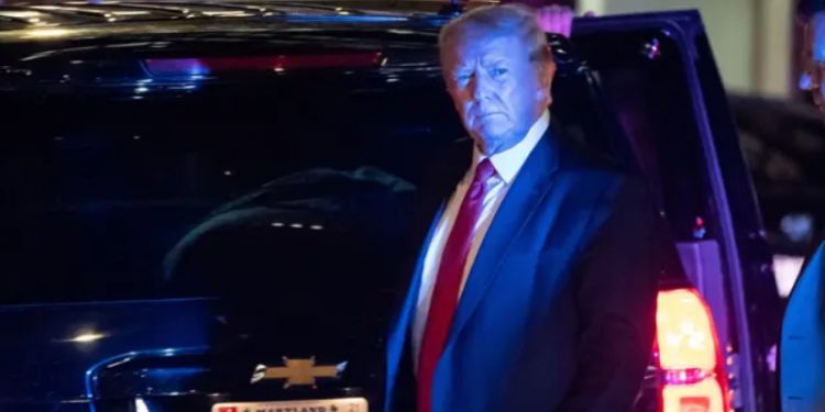 FBI, Trump'ın evini neden bastı?