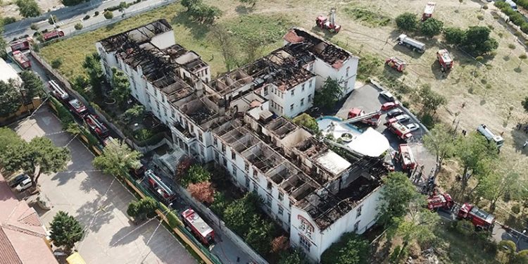 Fahrettin Koca'dan, Balıklı Rum Hastanesi açıklaması: 103 hasta tahliye edilmiştir