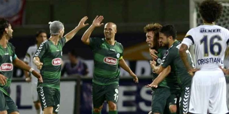 Fenerbahçe, ilk haftada kalesinde 3 gol gördüğü son iki sezonda da şampiyon oldu