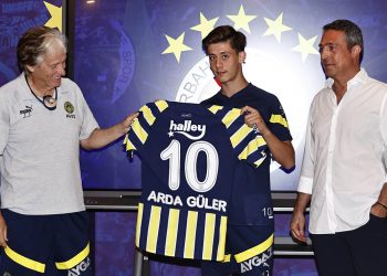 Fenerbahçe’de ’10 numara’nın yeni sahibi 17 yaşındaki Arda Güler oldu