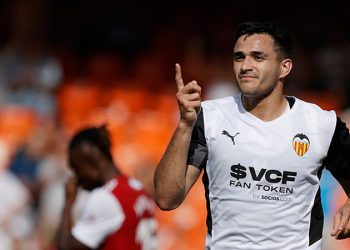 Fenerbahçe'nin Maxi Gomez transferinde Lucas Torreira detayı