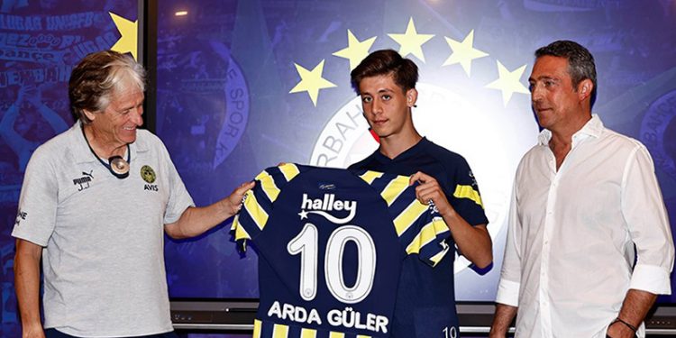 Fenerbahçe'nin yeni 10 numarası Arda Güler