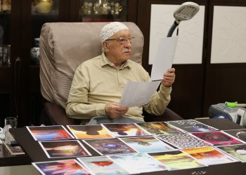 Fethullah Gülen: Hizmet durmadı, devam ediyor