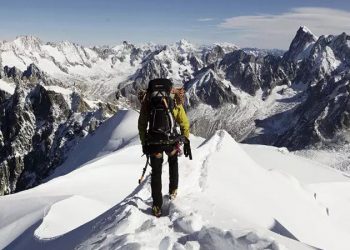 Fransa: Belediye başkanı Mont Blanc'a tırmanan dağcılardan 'cenaze depozitosu' alınmasını istedi