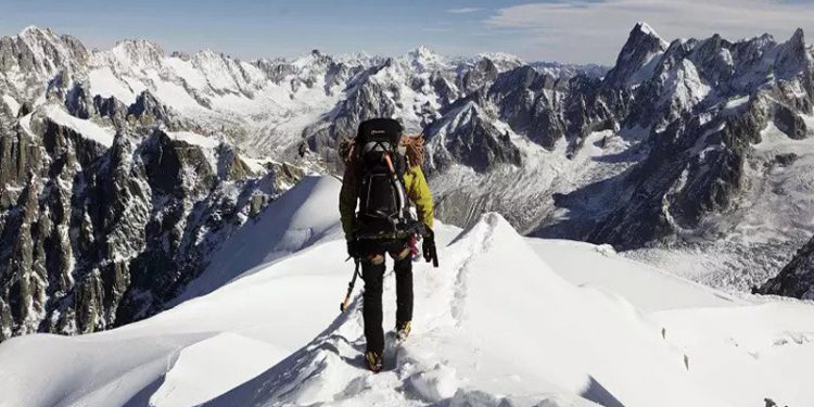 Fransa: Belediye başkanı Mont Blanc'a tırmanan dağcılardan 'cenaze depozitosu' alınmasını istedi