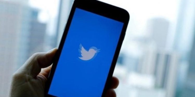 Fransa'da, çocukların Twitter üzerinden porno yayınlarına erişiminin engellenmesi istendi