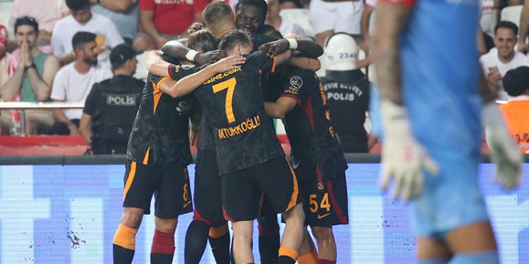 Galatasaray, sahasında Giresunspor'u konuk ediyor