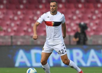 Galatasaray stoper ve sol bek için İtalya'dan haber bekliyor