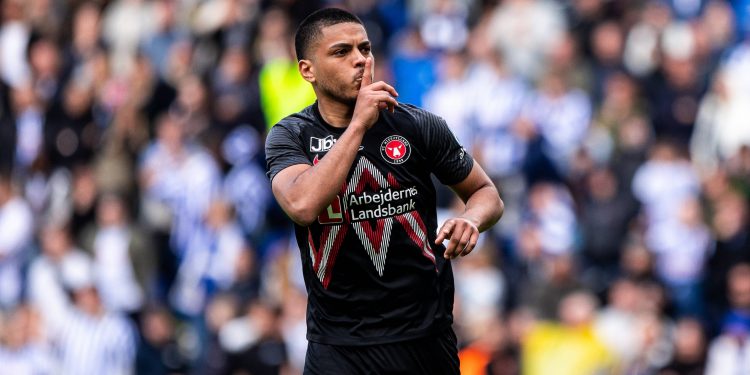 Galatasaray'a Evander transferinde Hollanda ve Portekiz'den rakip!