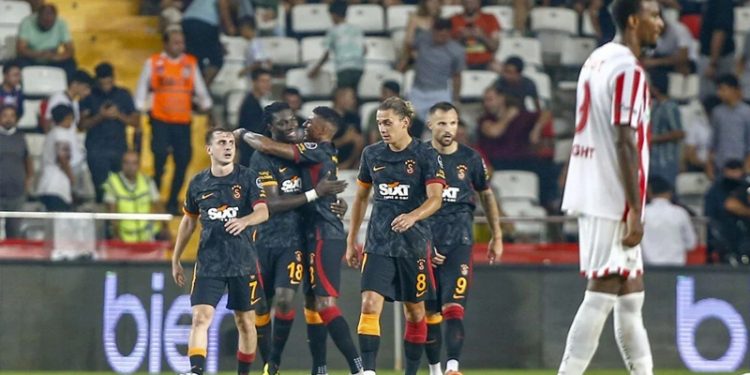 Galatasaray'ın rakibi Giresunspor; gözler Mertens ve Torreira'da