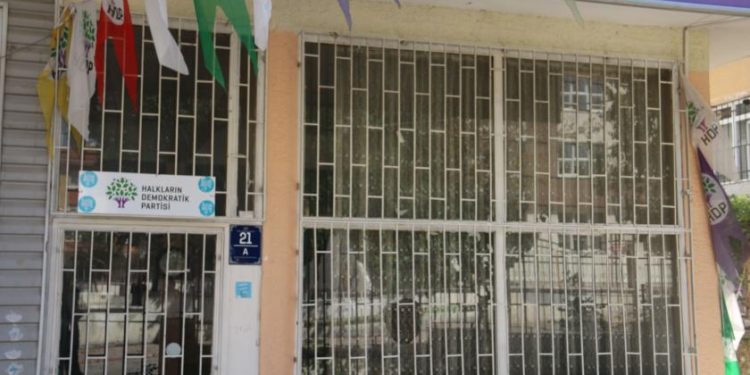 HDP Keçiören ilçe binasına saldırı düzenlendi