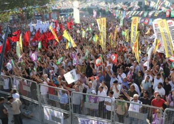 HDP'den İstanbul ‘Çözüm Biz'de’ mitingi