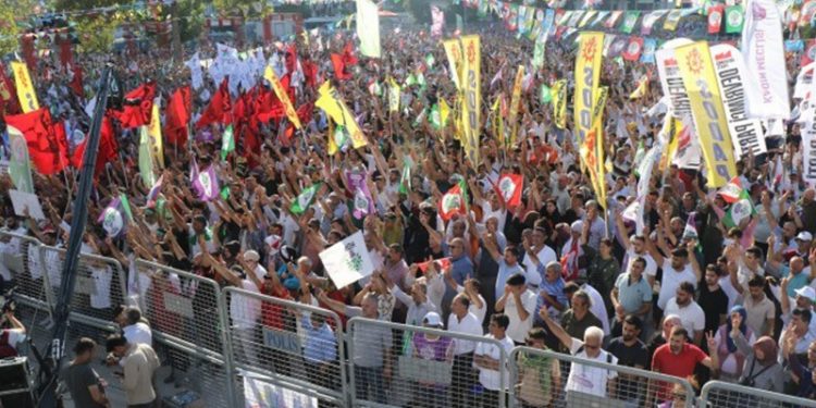 HDP'den İstanbul ‘Çözüm Biz'de’ mitingi