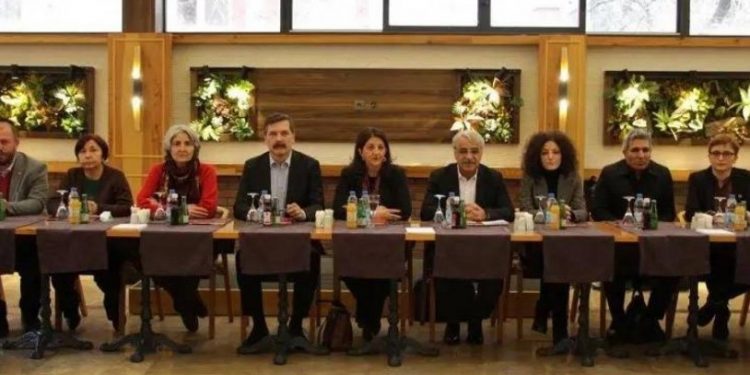 HDP'nin başını çektiği 7'li masada fire: Halkevleri, görüşmelerden çekildi