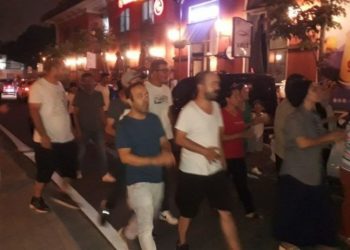 Hacıhüsrev Mahallesi sakinleri yıkıma karşı yürüyüş düzenledi
